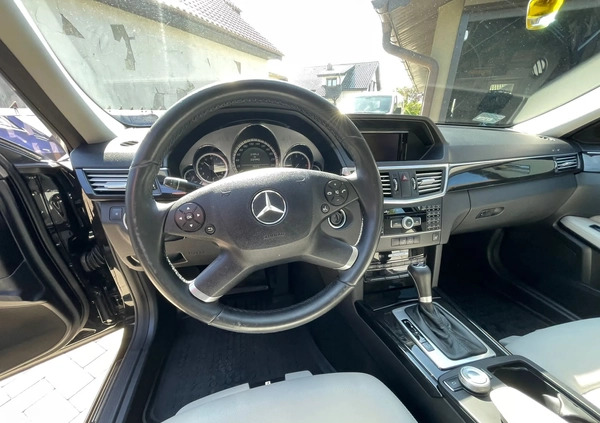 Mercedes-Benz Klasa E cena 52000 przebieg: 237000, rok produkcji 2011 z Jarocin małe 436